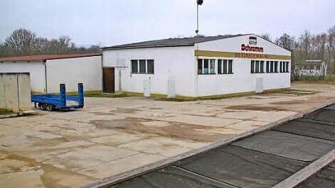Für das Schramm-Gelände an der Oberauer Straße, gegenüber dem Hackschnitzel-Heizkraftwerk, untersagte der Stadtrat den Bau einer Asylbewerberunterkunft. Fotos: Matthias Einwag