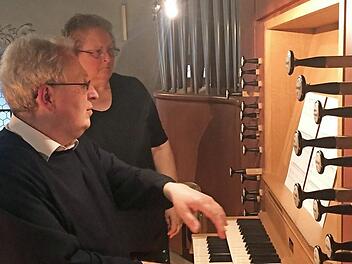 Professor Norbert Düchtel glänzte an der Zeiler Orgel. Foto: Hofmann