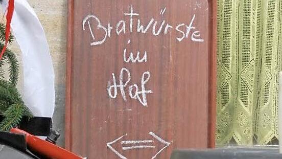 Egal ob links oder rechts - alle Wege führen zum Bratwurststand.  Foto: erl