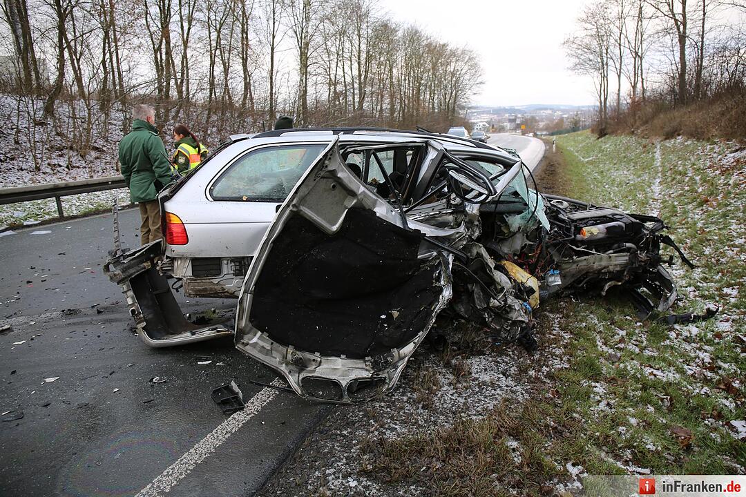Frontalkollision auf B15 bei Döhlau