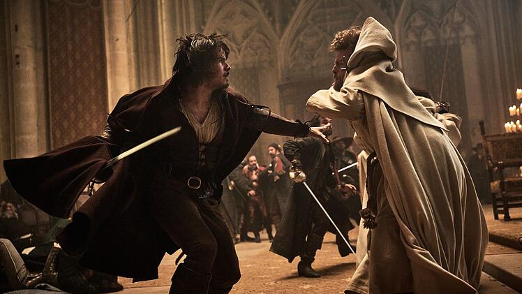 Sp&auml;ter sind sie Verb&uuml;ndete, hier aber wird erst einmal gek&auml;mpft: D'Artgnan (Fran&ccedil;ois Civil, links) und Aramis (Romain Duris).