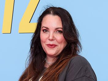 Paula Lambert hat im Podcast "Gestatten, von Sinnen" &uuml;ber ihre Kindheit gesprochen und verraten, warum sie den Kontakt zu ihrer Mutter vor 18 Jahren abgebrochen hat.