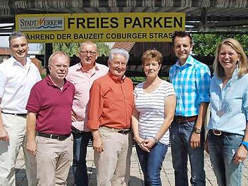 Stadtrat und Verwaltung wollen den Geschäftsleuten entgegenkommen (von links): Dietmar Weiß, Fred Bogdahn, Siegbert Koch, Winfried Weinbeer, Elfriede Fischer, Andreas Hügerich, Sabine Rießner. Foto: Welz