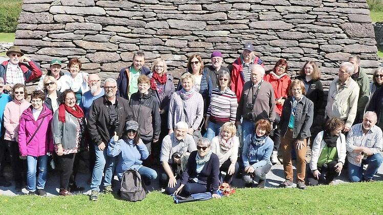Die Gruppe aus Franken vor dem Gallaros Oratory Foto: Hubert Dürrbeck