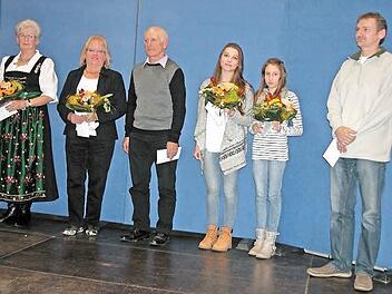Sie waren 2014 die erfolgreichsten Sportler aus dem Sonnefelder Gemeindegebiet (von links): Karin Barth, Dagmar Friedrich, Burckhardt Friedrich, Nathalie Weidle, Fabienne Weidle und Mario Weber. Fotos: Klaus Oelzner