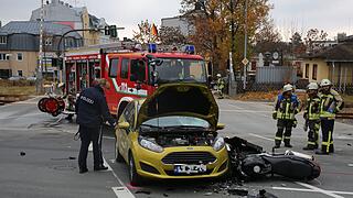 Vier Personen nach Kreuzungsunfall verletzt