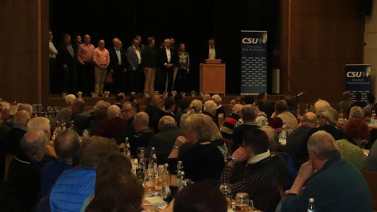 Kein Platz mehr war frei beim politischen Aschermittwoch der CSU in der Moll-Halle. Foto: Matthias Einwag