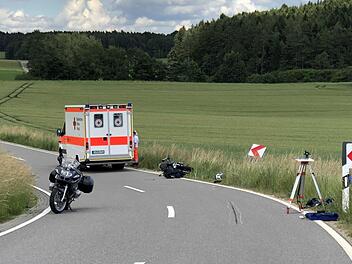 In der Fr&auml;nkischen Schweiz st&uuml;rzte am Freitagnachmittag ein Motorradfahrer. Seine Verletzungen waren t&ouml;dlich. Foto: News5/Merzbach