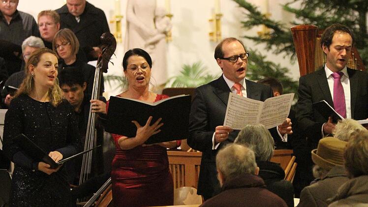 Die Gesangssolisten, hier im Quartett: (von links) Lisa Rothländer (Sopran), Jutta Schuberth-Friese (Alt), Sebastian Köchig (Tenor) und Tobias Germeshausen (Bass).
