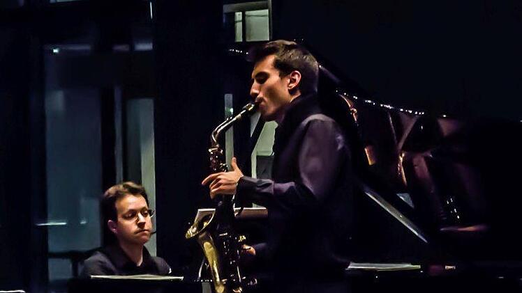 Duo Sax: Johannes Pfeuffer (Saxofon) und Andrei Bancio (Klavier) gastierten bei der Gesellschaft der Musikfreunde. Foto: Jochen Berger