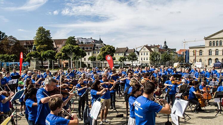 Impressionen vom ersten Symphonic Mob Bayerns auf dem Coburger SchlossplatzFoto: Jochen Berger