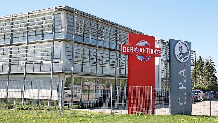 Leon Müller (35) ist seit 2019 Chefredakteur des Anlegermagazins "Der Aktionär". Die Zeitschrift wird herausgegeben von der Börsenmedien AG mit Sitz in Kulmbach. Das wöchentlich erscheinende Börsenmagazin erscheint in Auflage von rund 38 000 Exemplaren.  Foto: Katrin Geyer