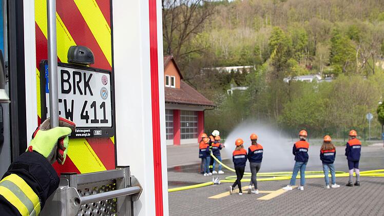 Beim Girls Day der Freiwilligen Feuerwehr Bad Br&uuml;ckenau konnten die M&auml;dchen einen Einblick in die Arbeit der Feuerwehr gewinnen.