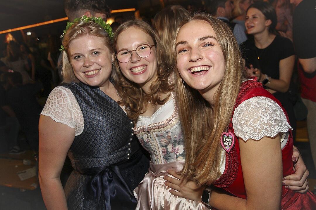 Es spielten die "Kasendorfer Musikanten" und "Die Wilderer".