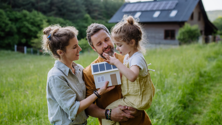 Nachhaltiges Haus bauen: Das gibt es zu Baustoffen, Energiequellen und Co. zu beachten