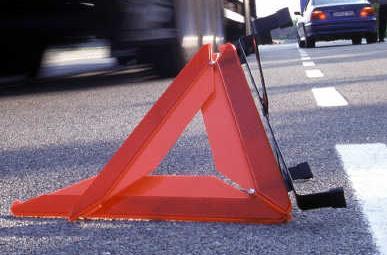 Neustadt bei Coburg: Sonne blendet mehrere Fahrer - Autofront komplett eingedrückt