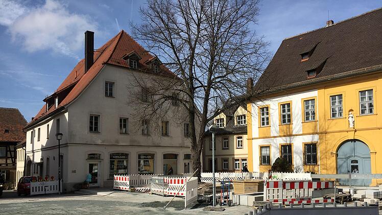 Es geht voran in Hallstadts Zentrum, am Freitag wird hier ein großes Baustellenfest für die Bürger steigen. Foto: Anette Schreiber