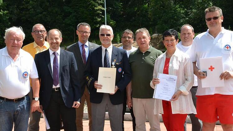Ehreng&auml;ste und Geehrte. Foto: Uschi Prawitz