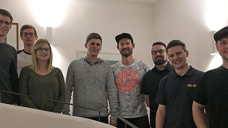 Der neue Vorstand der "Ehrabocha Kerwasburschen"  Foto: Thomas Gengler