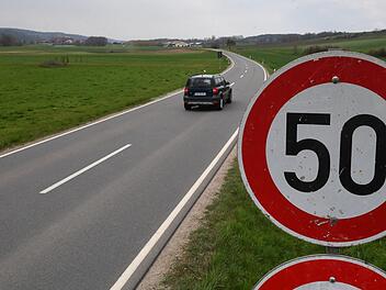 Zwischen Mönchsambach und Burgwindheim ist das in den nächsten Wochen die Höchstgeschwindigkeit, wenn der Abschnitt nicht ganz gesperrt ist. Foto: Ronald Rinklef