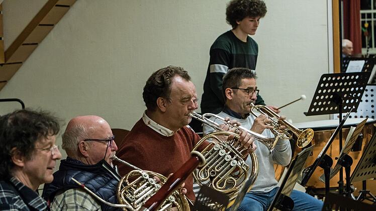 Proben-Impressionen mit dem Orchester der Gesellschaft der Musikfreunde NeustadtFoto: Jochen Berger