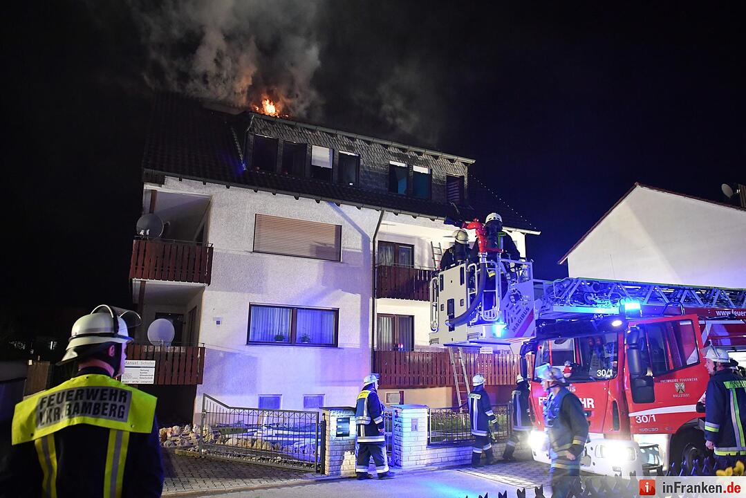 Feuer in Mehrfamilienhaus in Hallstadt im Landkreis Bamberg