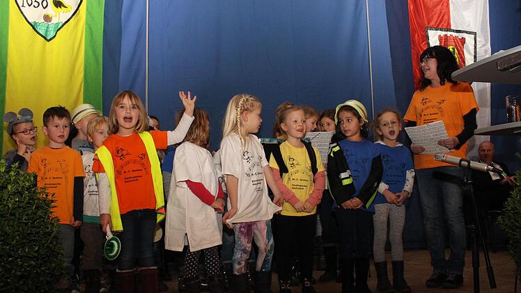 Die Matthias-Claudius-Spatzen sorgten für Kurzweil.  Evi Seeger