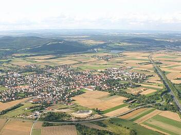 Bad Staffelstein (lins vonr) und Lichtenfels (rechts hinten) streben an, gemeinsam ein Oberzentrum zu werden. Foto: Matthias Einwag
