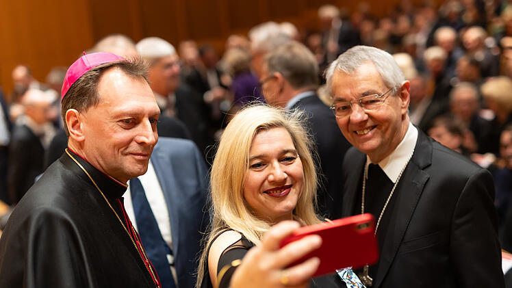 Neuer Bamberger Erzbischof lockt über 1000 Gäste in Konzerthalle