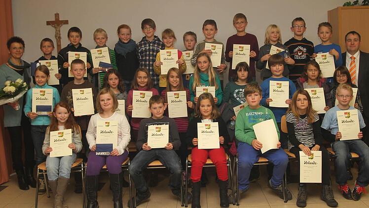 Diese Jungen und Mädchen hatten sich als Schulsieger für den Landkreis-Wettbewerb qualifiziert.  Fotos: Günther Geiling