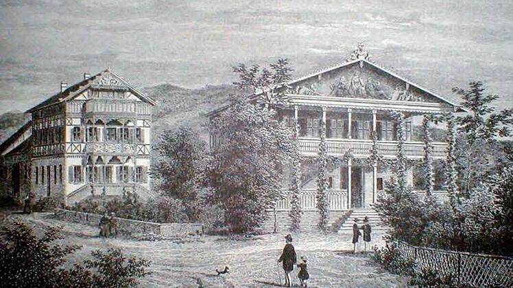 Der Vorgänger: Das hölzerne, 1856 im Schweizerhaus-Stil errichtete Kurtheater wurde nach der Spielzeit 1904 abgebaut und durch das heutige Theater ersetzt.   Foto: Sigismund von Dobschütz