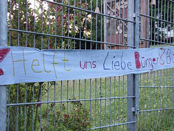 Der Hilferuf der Kinder, als Ende Juni bekannt wurde, dass sie künftig in Haßfurt zur Schule gehen sollen, gilt nun für den gesamten Lebenshilfe-Verein.Ralf Kestel