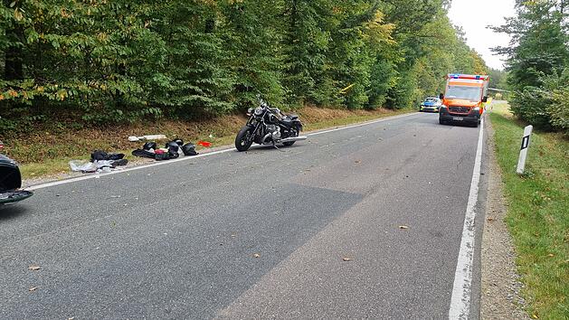 Unfall unter Motorr&auml;dern: Rettungshubschrauber im Einsatz