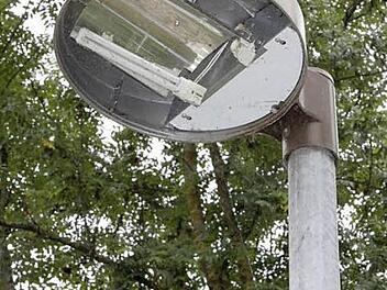 Auch Leuchten am Gründelbach sollen ersetzt werden.  Foto: Josef Hofbauer