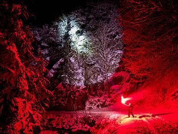 Feuer und Eis in der Steinachklamm  Foto: Alexander Muck