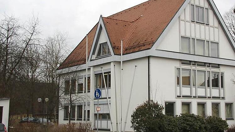 Das Rathaus in Untersteinach ist nicht barrierefrei - daran entzündet sich immer wieder Streit. Foto: Archiv/Matthias Beetz