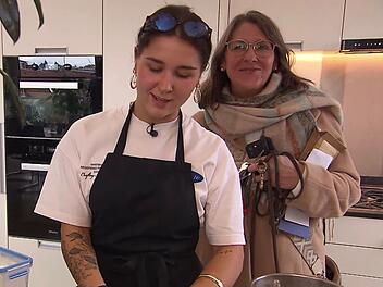 "Sie hat meine Gene": Lunas (links) Mutter Sabine platzt vor Stolz auf ihre kochbegabte Tochter.