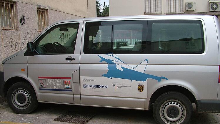 Der für die Kriegsversehrtenvereinigung organisierte VW-Bus für den Transport zum Behindertensport. Wert: 20 000 Euro.