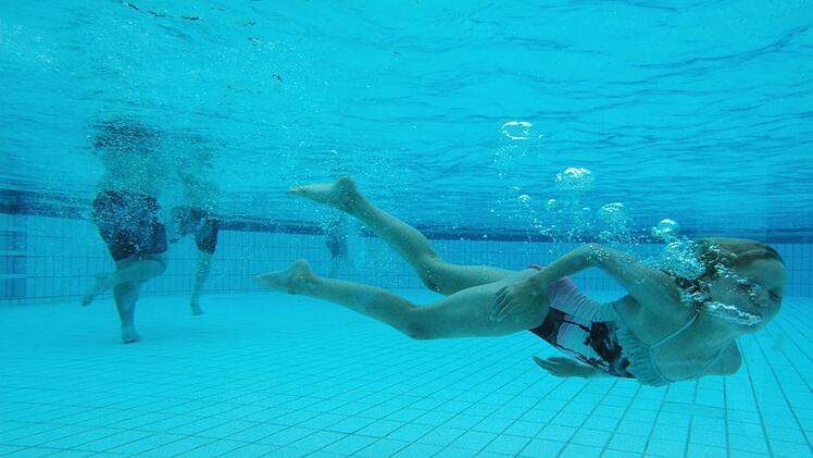 Das Bad Kissinger Terrassenschwimmbad wird den Betrieb heuer doch noch aufnehmen. Im Moment ist es aber nicht sicher, ob das bereits am 8. Juni sein kann.  Foto: Archiv Siegfried Farkas