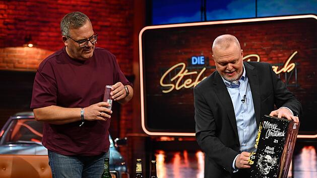 Eigentlich sind Elton (links) und Raab ein bew&auml;hrtes Duo im Entertainment-Fernsehen. Ihnen beim Auspacken von Adventskalendern zuzusehen langweilt allerdings.