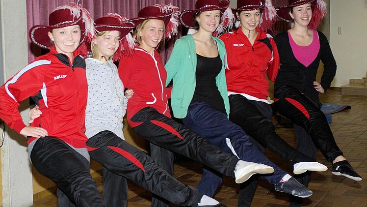 Die verwendete Musik beim Training der Garden (im Bild die UKG-Jugendgarde) bleibt kostenfrei. Für ihre Sitzungen müssen die Faschingsgesellschaften ab der Session 2014 jedoch mehr GEMA-Gebühren  berappen.      Fotos: Winfried Ehling
