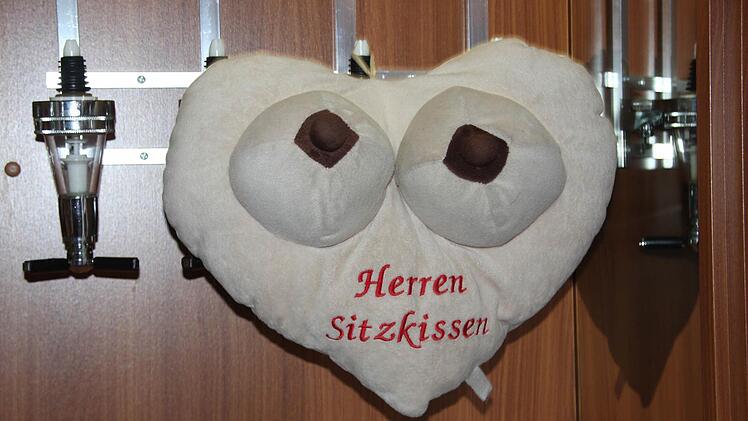 Detailaufnahme vom Ausschank im Männer-Mobil.