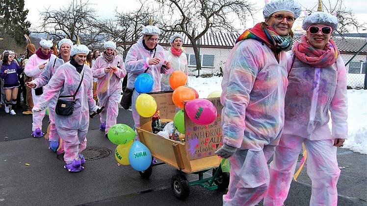 Faschingsumzug am Rosenmontag in Stangenroth. Foto: Sigismund von Dobschütz