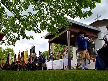 Zum Florianstag in Wollbach gehörte ein Gottesdienst an der Siebenschmerzkapelle.  Foto: Kathrin Kupka-Hahn