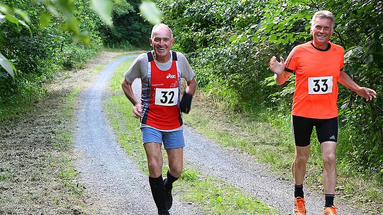 Links Alfred Zach (82), rechts Berthold Wolf (74). Foto: Monika Limmer