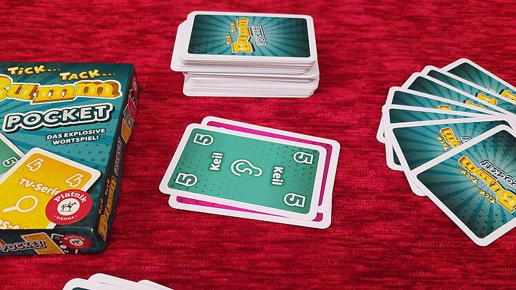 Spiele-Test Tick Tack Bumm Pocket: Mischung aus Mau Mau und Tick Tack