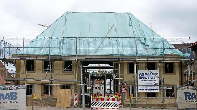 Die Kosten für die Sanierungsmaßnahmen am Torhaus wurden im Haushalt eingestellt. Foto: Neubecker