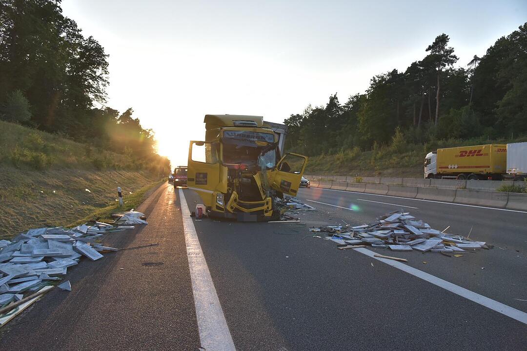 Lkw-Unfall auf A3 bei Kist