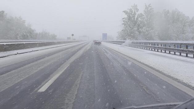 Der Winter hat längst auch Franken erreicht. Wer noch immer mit Sommerreifen unterwegs ist und dabei erwischt wird, muss mit empfindlichen Strafen rechnen. Foto: Robert Wagner