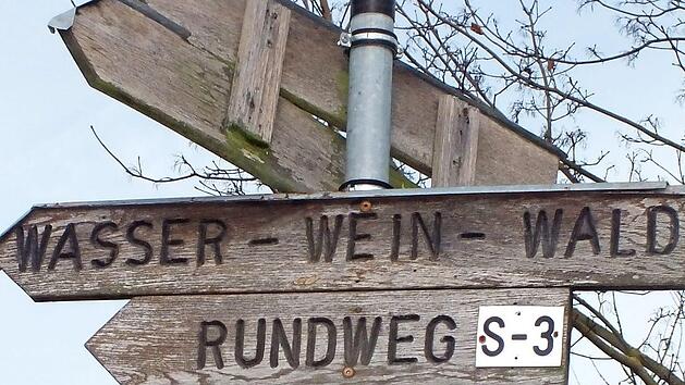 Die in die Jahre gekommenen Wanderwegbeschilderungen sollen in den F&uuml;nf-Sterne-Gemeinden durch moderne Alu-Verbund-Hinweistafeln ersetzt werden.